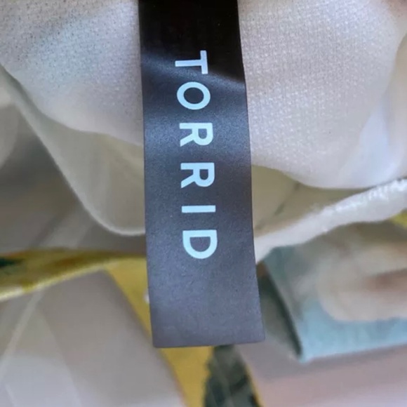 Torrid 💛 Yellow Bikini / Tankini Floral Swim Top - Picture 6 of 8